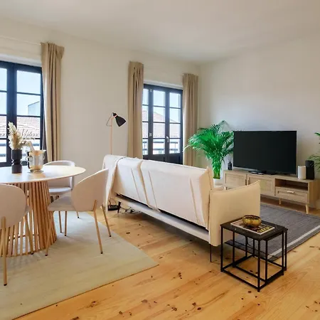 Art Deco 33 Luxury 2br Downtown Metro Ac 포르투