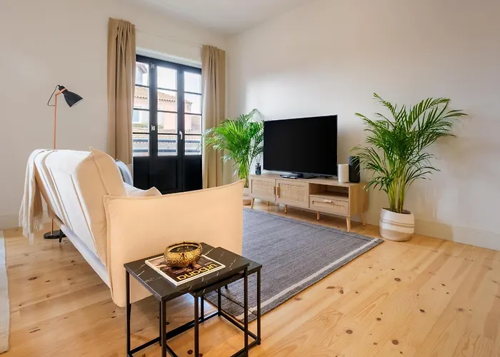 Art Deco 33 Luxury 2br Downtown Metro Ac Apartment *