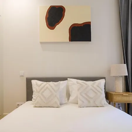 Art Deco 33 Luxury 2br Downtown Metro Ac